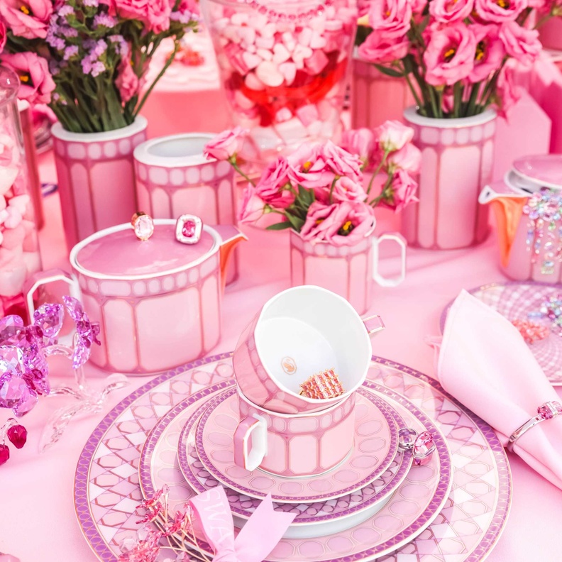 تاناغرا تزيح الستار عن أوّل مجموعة أواني مائدة من شوارفوسكي مصمّمة بالتعاون مع روزنتال في منتجع بارك حياة دبي