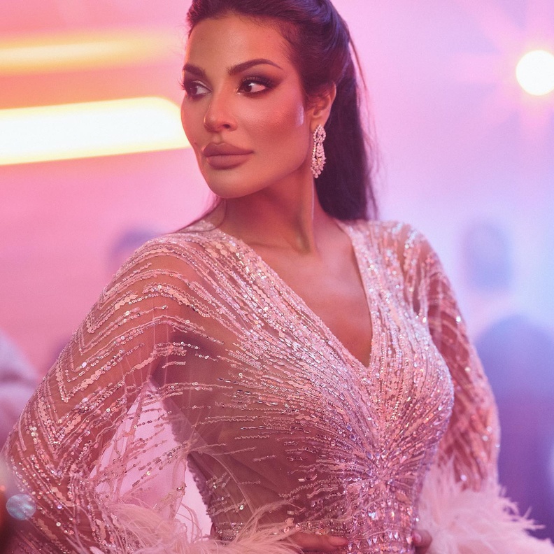 نادبن نجيم بقطع مجوهرات من Yessayan Jewelry