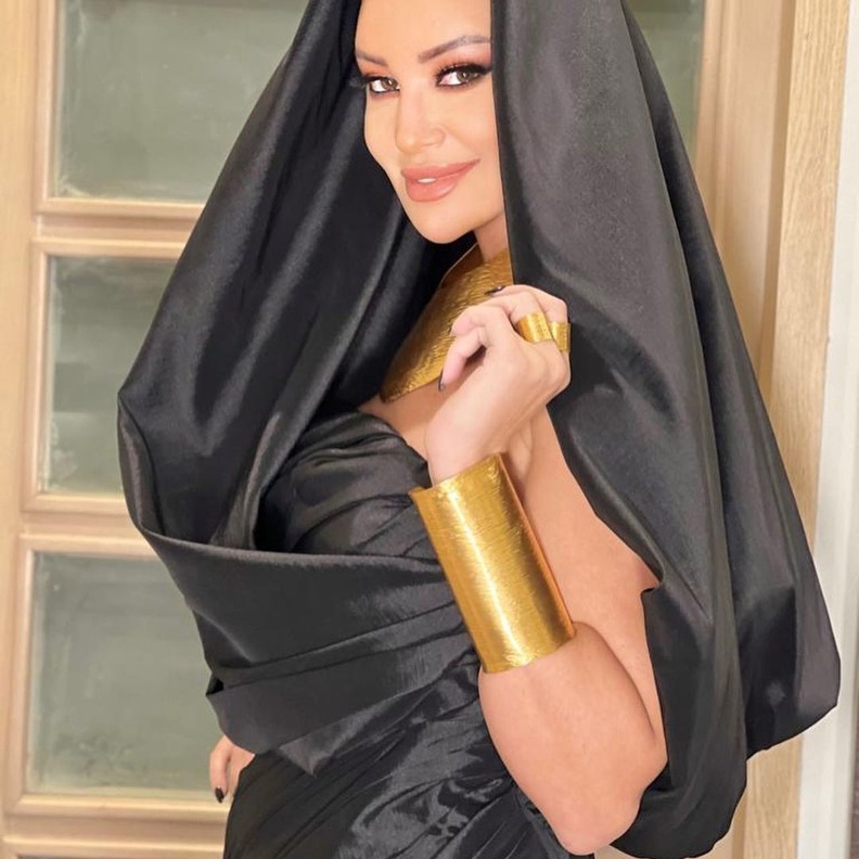 أروى جودى بمجوهرات من الذهب الخاطف للأنظار