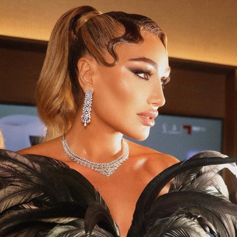 4 صيحات في عالم الجمال يمكنك إستلهامها من أحدث إطلالات مايا دياب