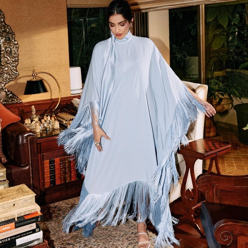 من بينهم سونام كابور....نجوم ومشاهير في حفل عشاء جديد استضافه كاران جوهر