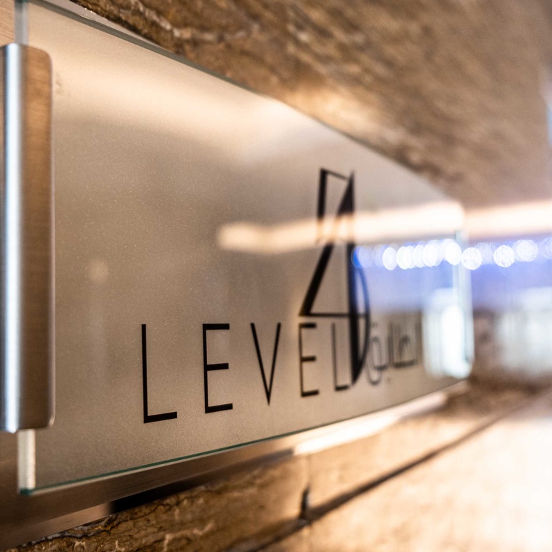 وجهة جديدة فاخرة في الطابق 45 لفندق كونراد أبو ظبي أبراج الاتحاد