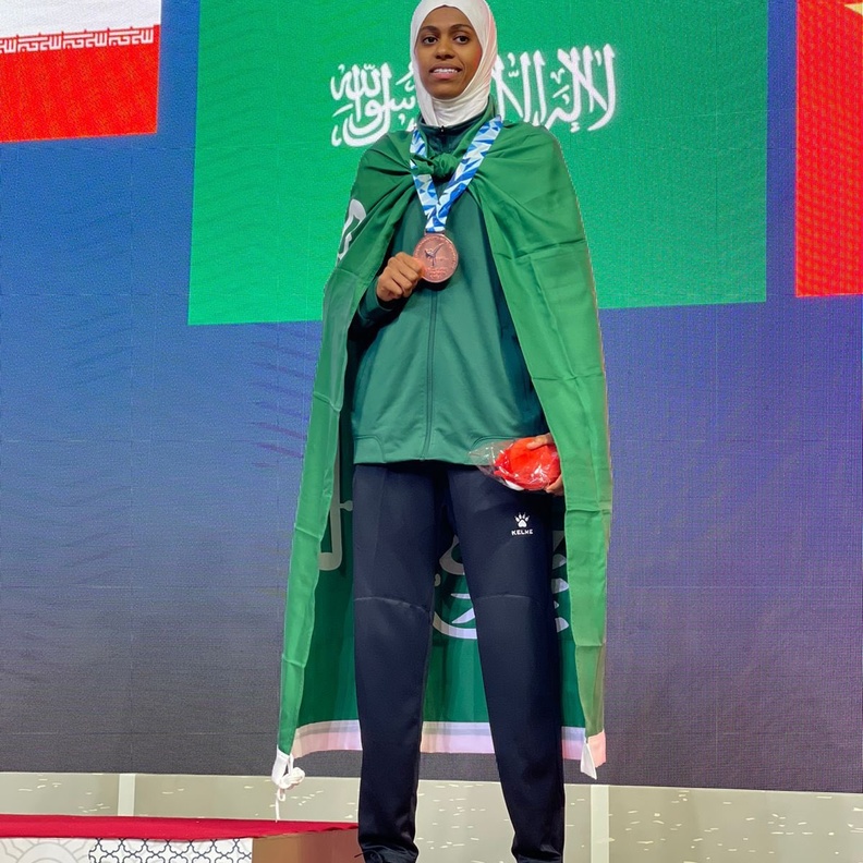 اللاعبة السعودية دنيا أبو طالب تحصد برونزية العالم في التايكوندو
