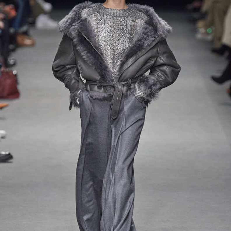 تنسيق صيحة مونوكروم بألوان تناسب موسم الخريف