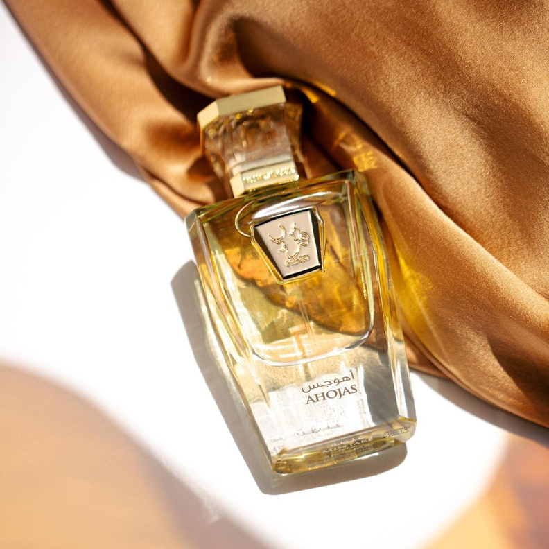 "أهوجس" من هند العود: حين يلتقي الفنّ مع عالم العطور الإماراتيّة