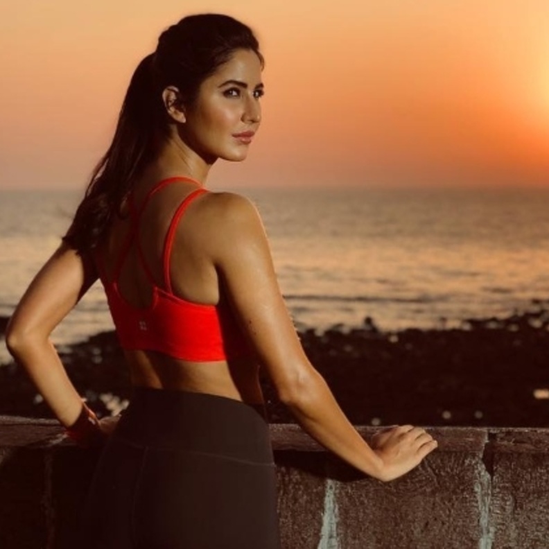 كاترينا كيف توبخ المصورين بسبب محاولتهم تصويرها أثناء مغادرتها للصالة الرياضية