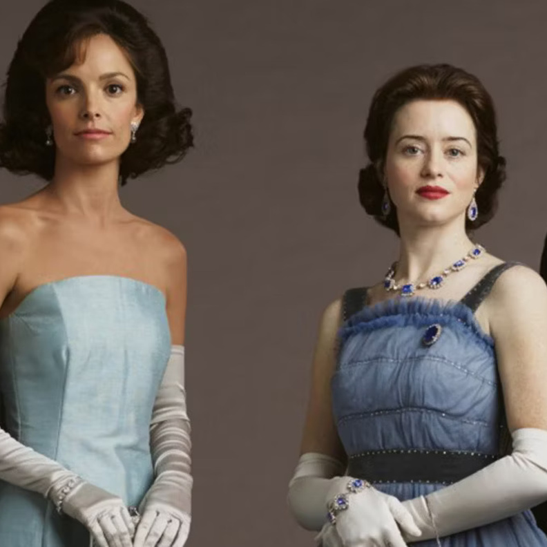 أهم الرسائل التي حملتها إطلالات الملكة في مسلسل The Crown