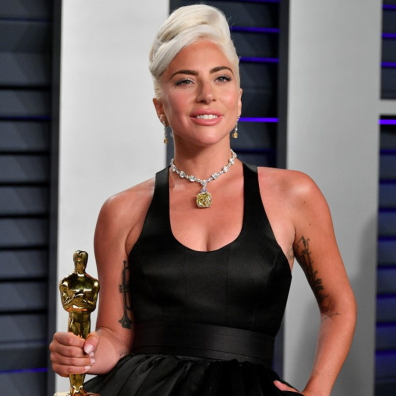 Lady Gaga وماسة تيفاني الصفراء اللون الفاخرة في أوسكار 2019