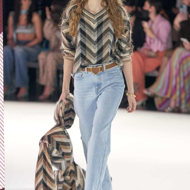 موديلات بناطيل واسعة ومريحة ملائمة لحضور مباريات كأس العالم 2022