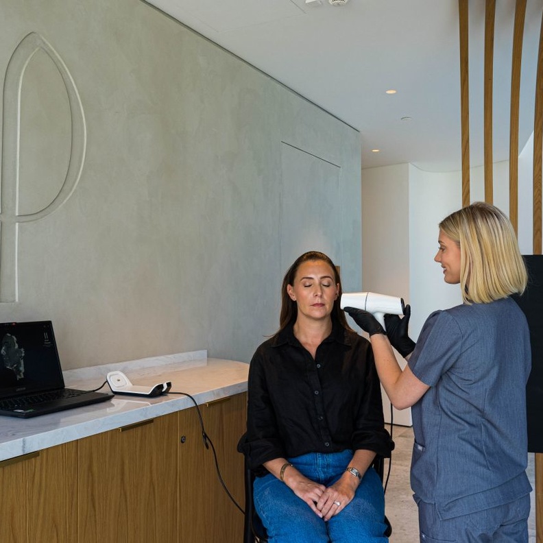 جلسات علاجية مبتكرة تعزز الجمال الطبيعي بدون جراحة في عيادة أورونيكس