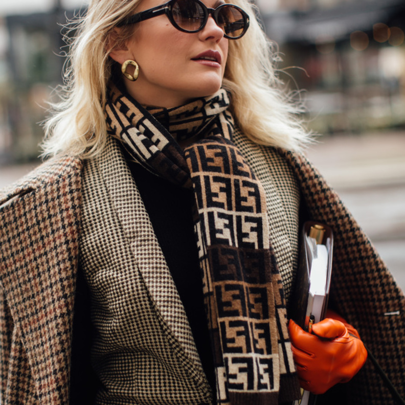 أكسسوارات الخريف المميّزة بتنسيق أنيق من Street style