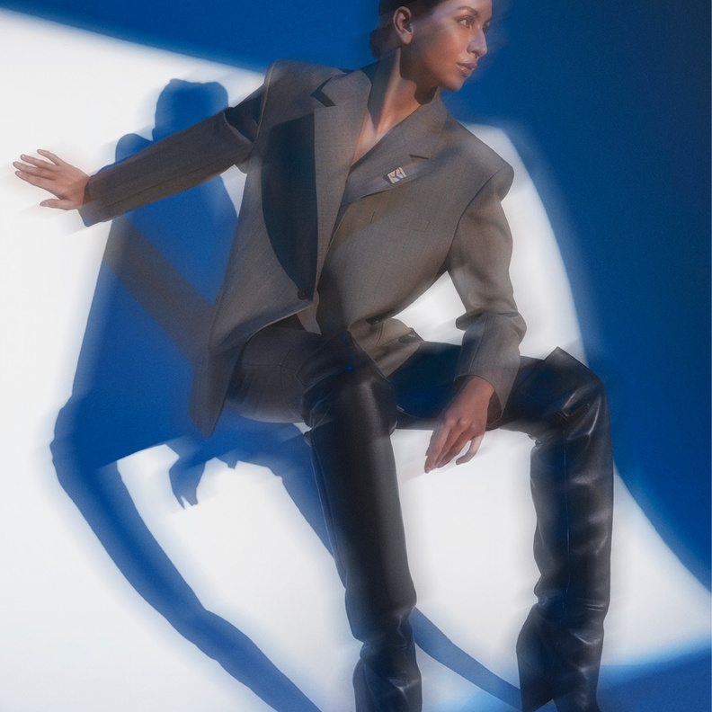 جلسة تصويرية خاصة بـ "هي" تحت عنوان Trench & Boots