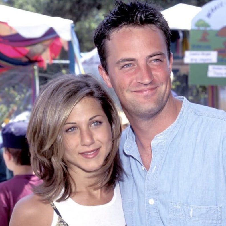 ماثيو بيري وجينيفر أنيستون