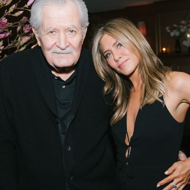 جينيفر أنيستون ووالدها