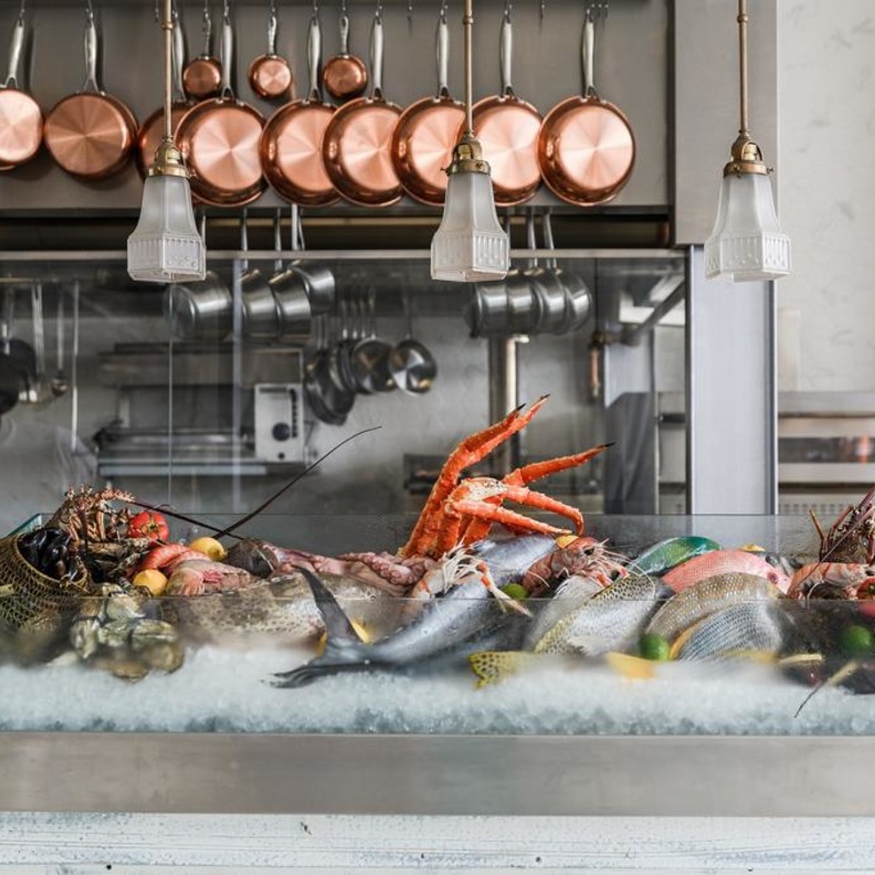 لاكي فيش يدعم  الصيادين  في الإمارات من خلال شراء المنتجات المحلية