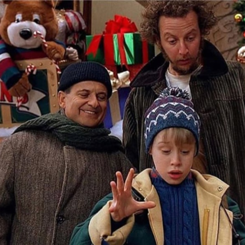 فيلم "Home Alone"