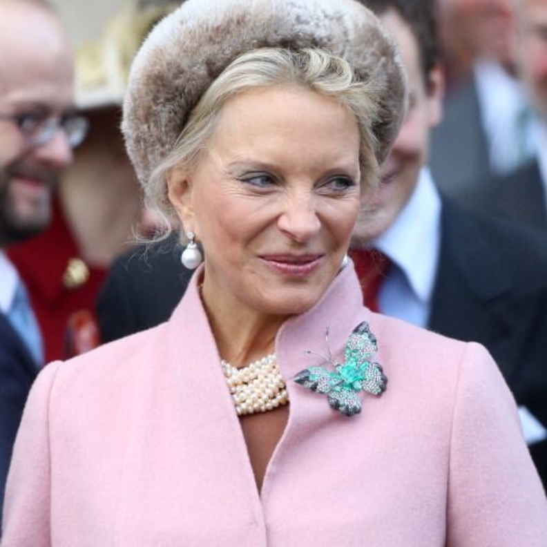 الأميرة مايكل ببروش الفراشة المرصع بالأكوامارين