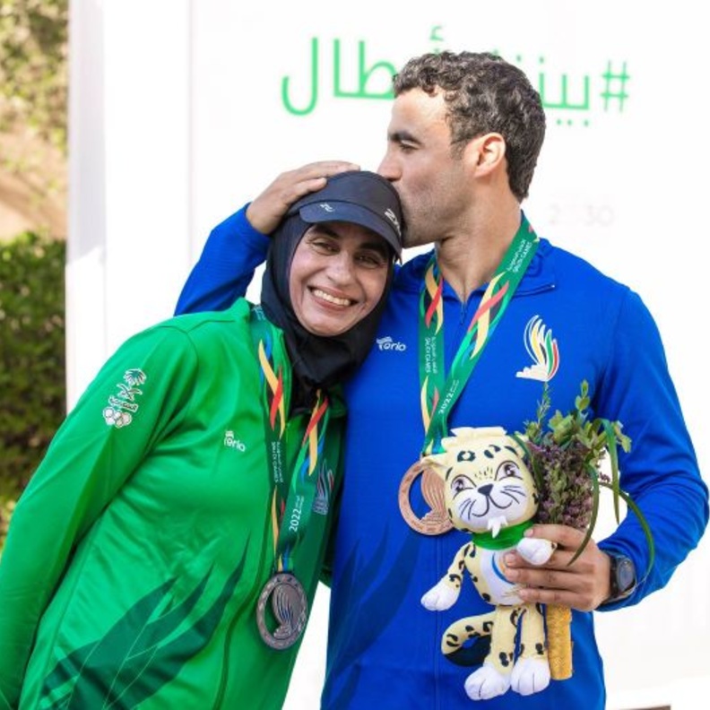 فضية للأم وبرنزية للإبن.. نموذج فريد للعائلات السعودية الرياضية على منصات التتويج