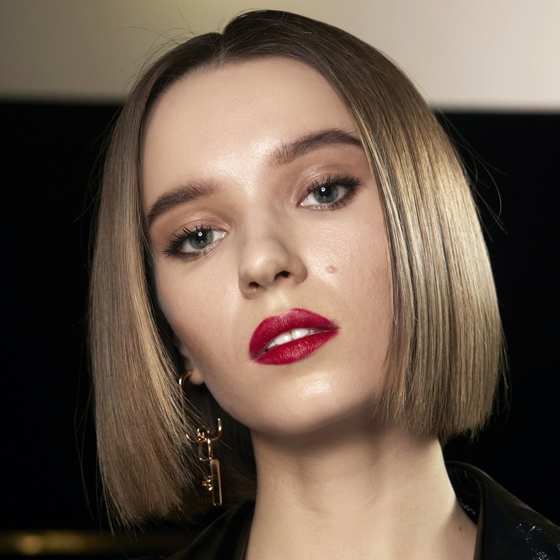 خدع ذكية تُطبقها خبيرات المكياج لتطويل الرموش أثناء استخدام الماسكارا