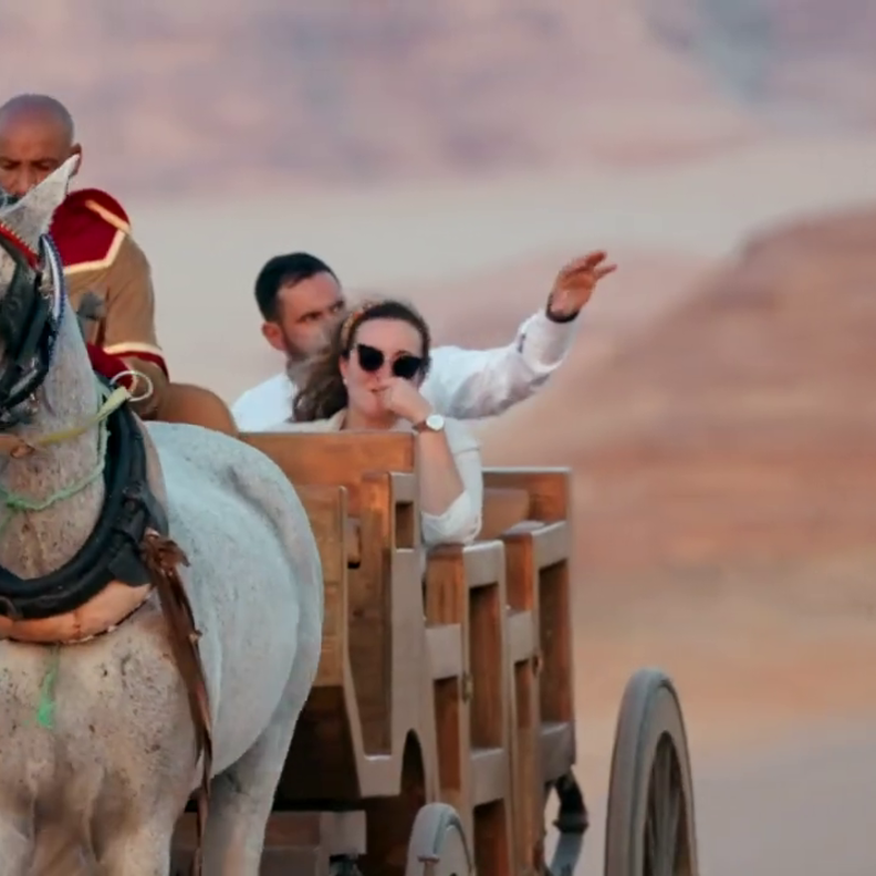 عربات الخيل التراثية في الحِجر.. استكشفوا سحر التاريخ بالعلا