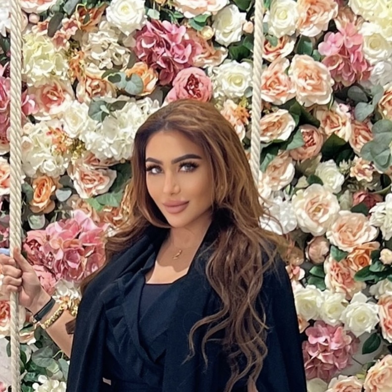 الرسامة هبة فيصل إسماعيل في حوار حصري مع مجلة هي