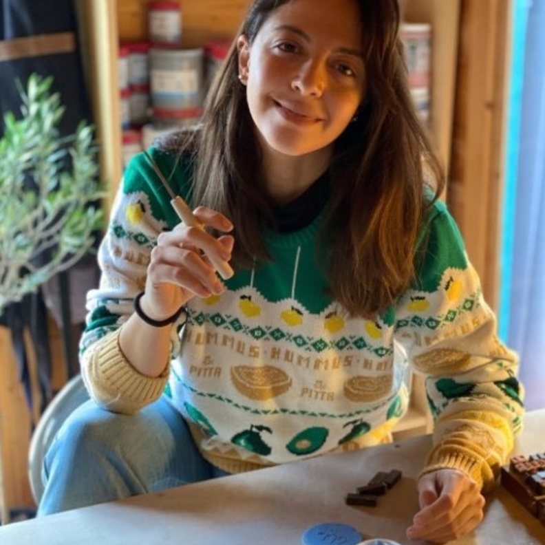 تشارك الشيف السعودية "نوال الخلاوي" في مهرجان فيست للطعام السعودي، فلنتعرف معا على الشيف نوال الخلاوي ومضمون ورشة العمل التي تشارك بها في مهرجان فيست للطعام السعودي.