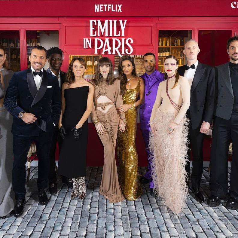 في عام 2022... الموضة تتأثر بالتلفزيون أيضًا