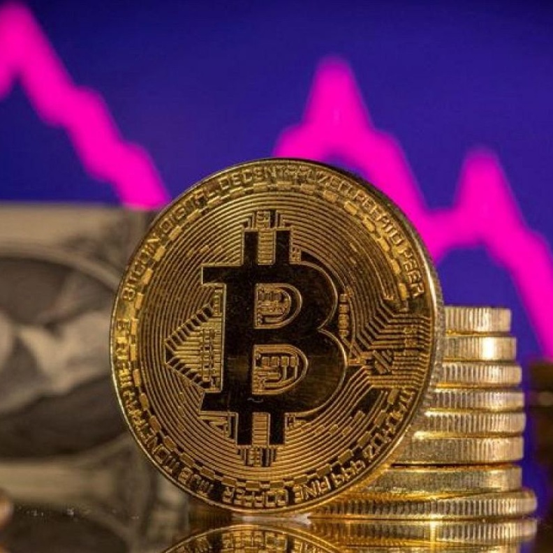 تسجيل أكبر عمليات سحب لعملة البيتكوين بعد اعتقال مؤسس منصة FTX للعملات الرقمية