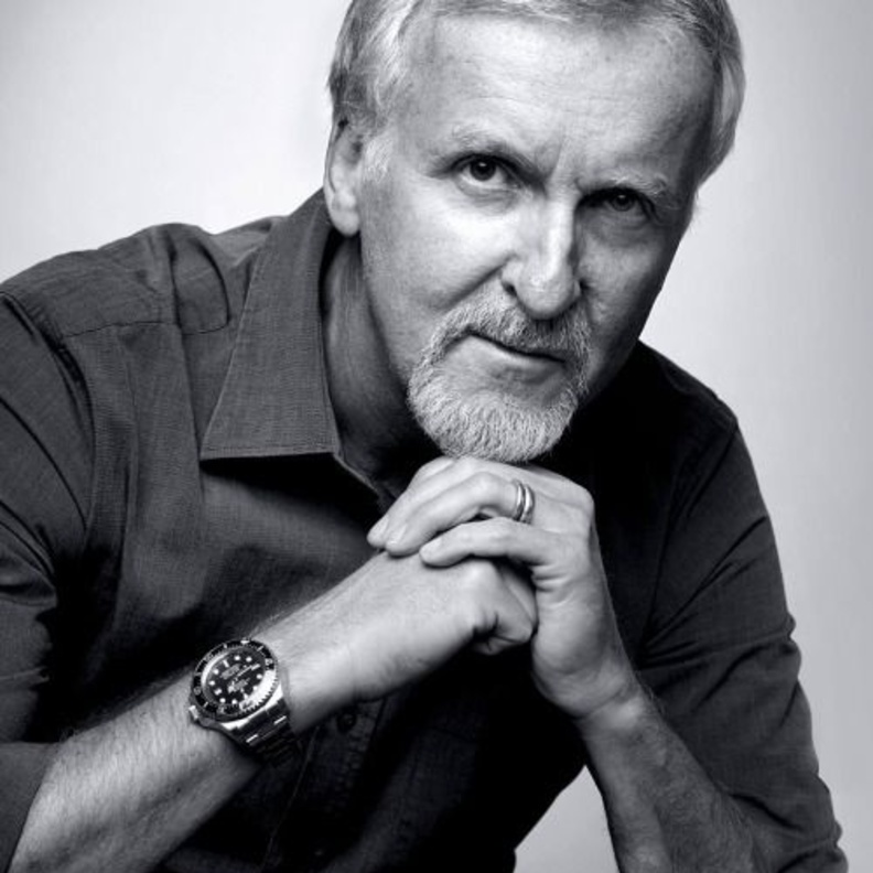 جيمس كاميرون وحول معصمه ساعة رولكس ديبسيRolex Deepsea