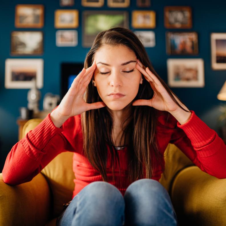 إليك أفضل الطرق للحد من التفكير المفرط وتأثيره على الصحة