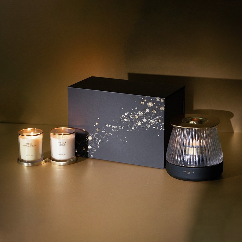 علبة الشموع المعطرة ضمن هدايا مستحضرات التجميل للمرأة العصرية