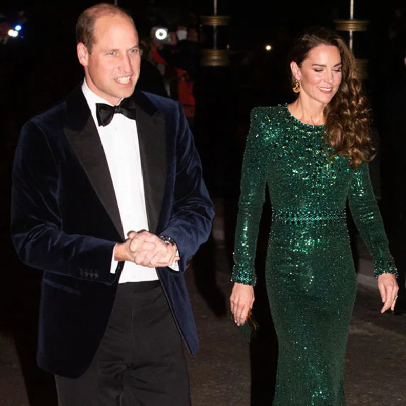 كيت ميدلتون  بإطلاله فستان أخضر لامع أنيق ومزخرف من منطقة الخصر بالجواهر