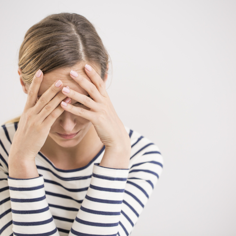 لمن تعاني من العصبية الزائدة.. تعرفي على أسبابها