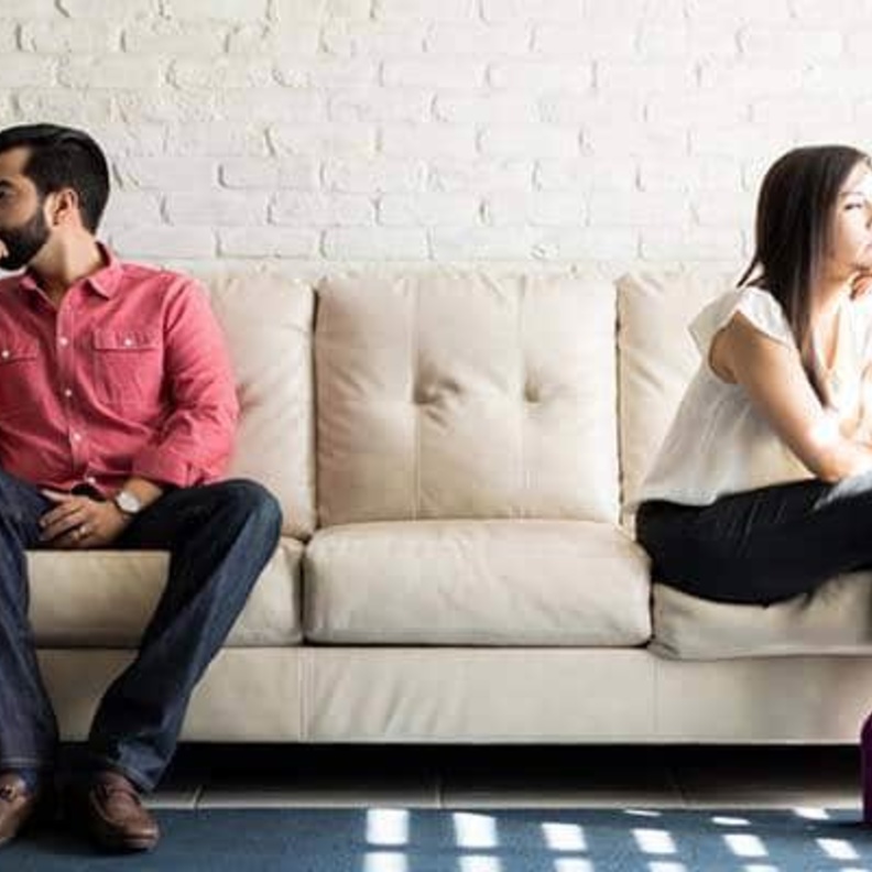 متى تستخدم المرأة فن التجاهل والصمت ومدى تأثيره على الاخرين
