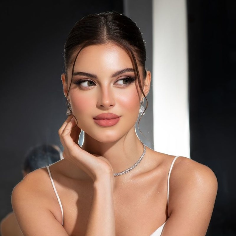 من مكياج خبيرة التجميل ريم العمري