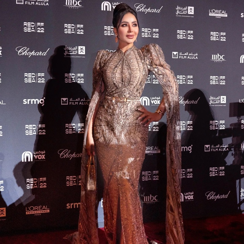 موديلات فساتين خطوبة مطرزة انستقرام@lojain_omran