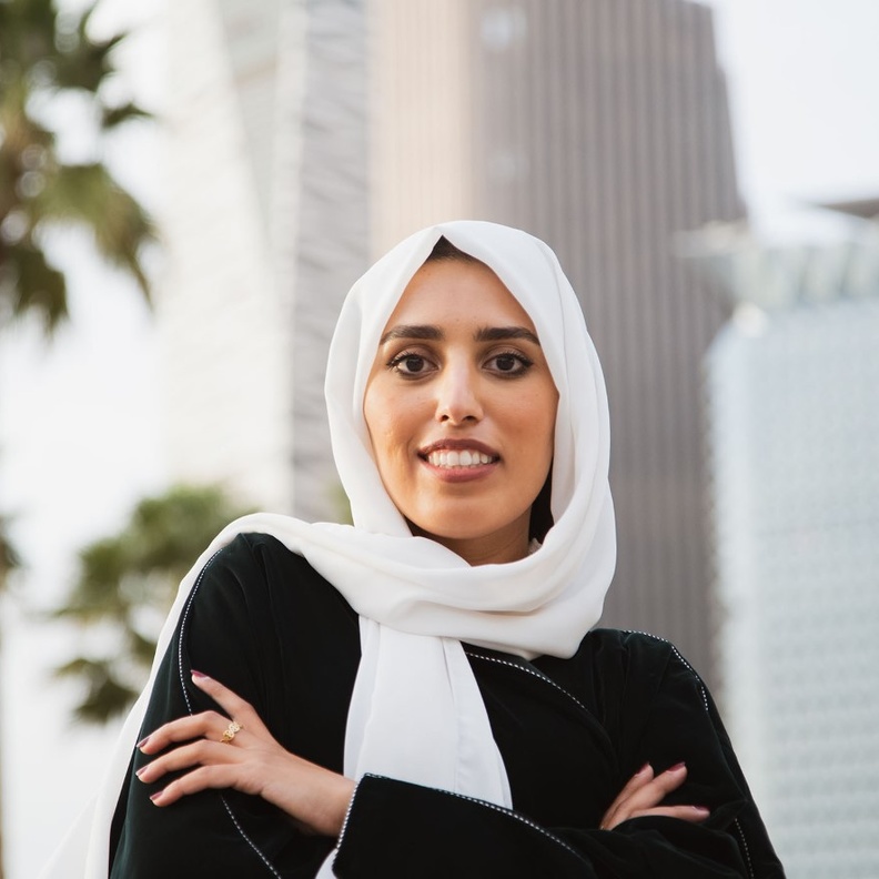 منتجة الأفلام السعودية "هاجر النعيم" لـ "هي":  نحرص على أن يكون التميز هو العنوان الأكبر والموحّد لدعم المواهب