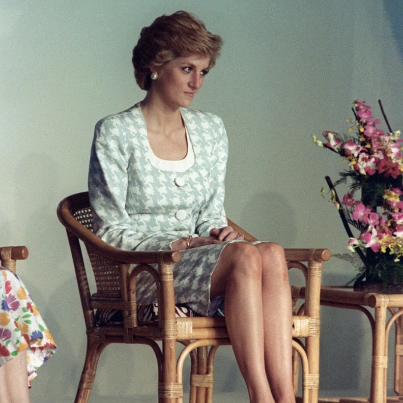 لماذا طلبت العائلة المالكة البريطانية من الأميرة ديانا عدم ارتداء الكعب العالي؟