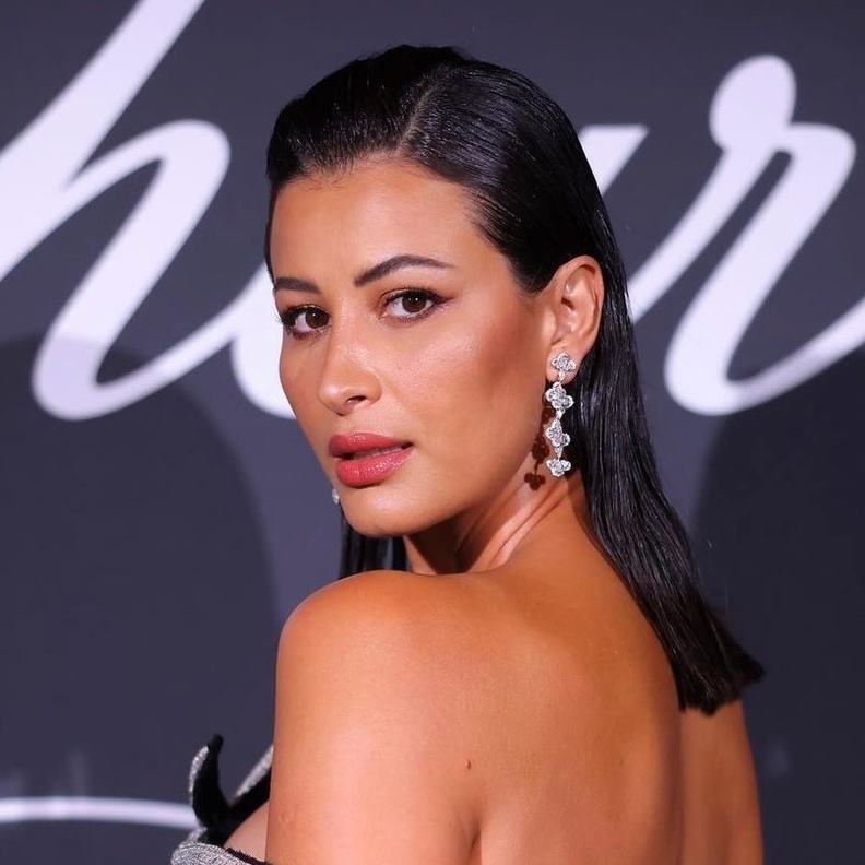 حيل رسم العين بالآيلاينر لمكياج للمرأة العاملة باسلوب ريم السعيدي - Copy