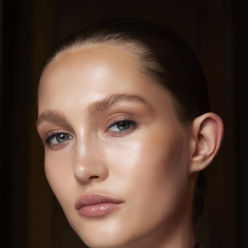 طبقي الكونتور في الأماكن المناسبة للحصول على مكياج محترف