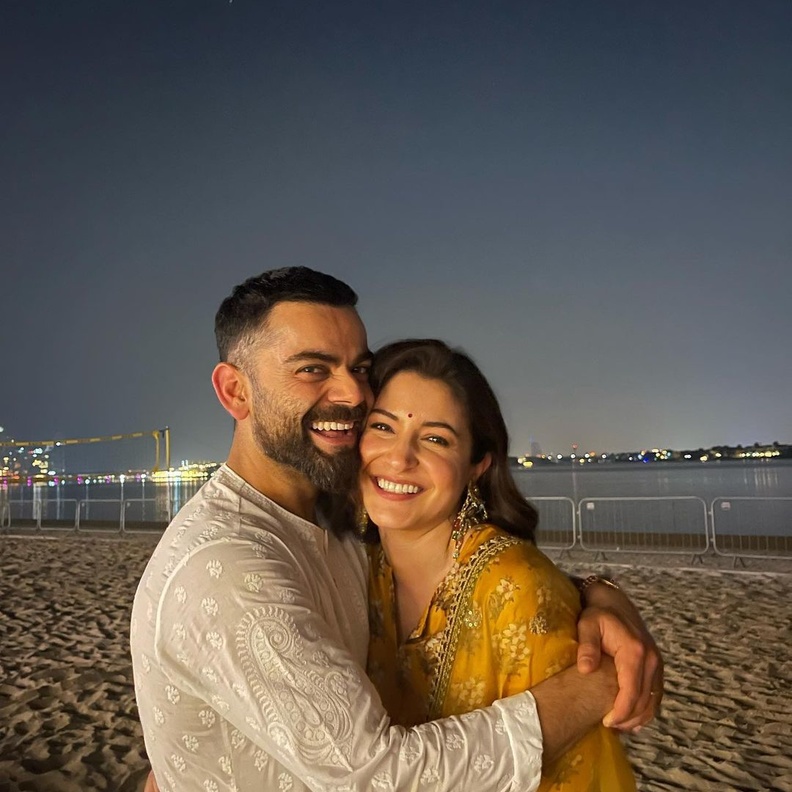 أنوشكا شارما وفيرات كوهلي 