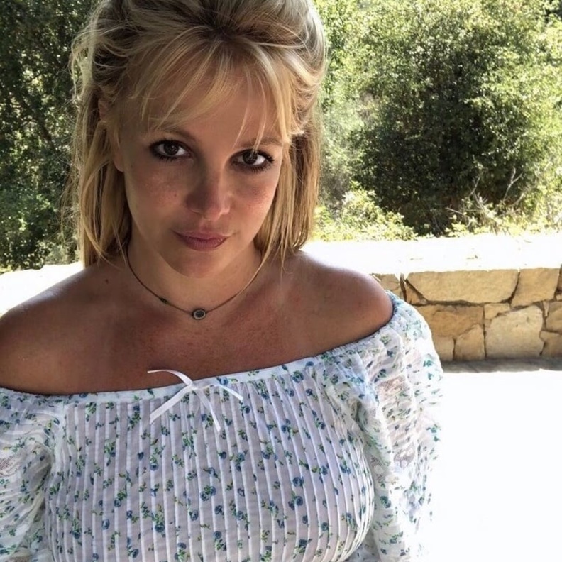 كيف تحولت علاقة بريتني سبيرز مع أسرتها في 2022؟