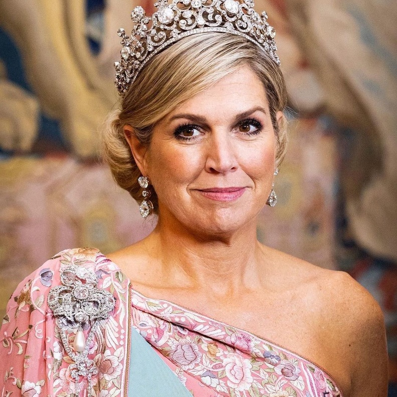 أفخم مجوهرات ماكسيما ملكة هولندا الفاخرة هذا العام