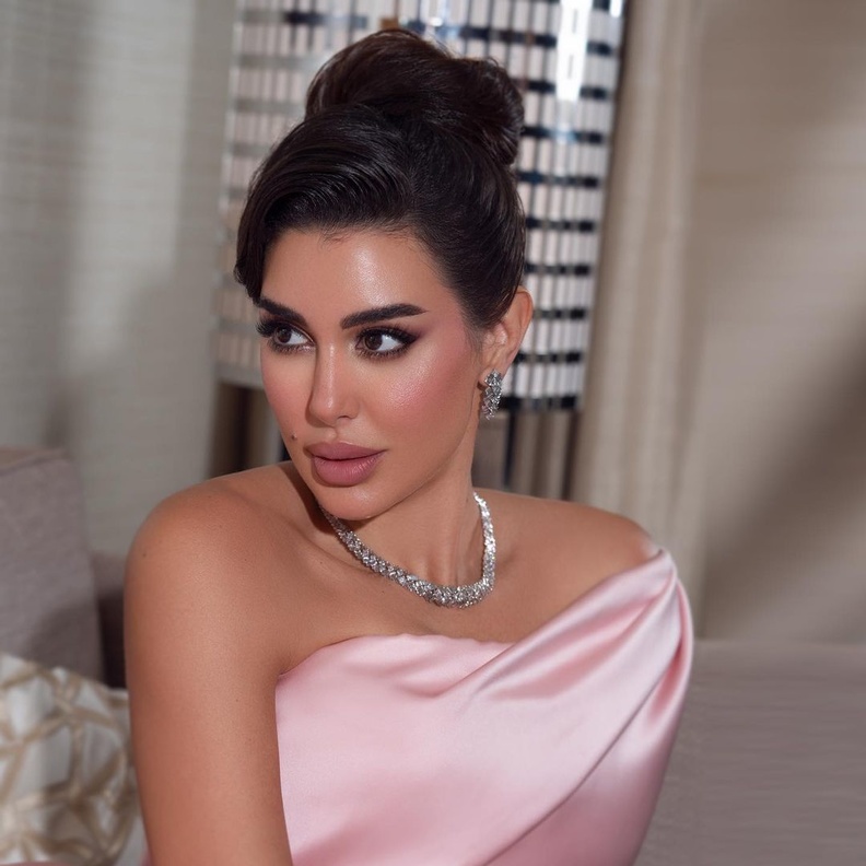 ابرز تسريحات شعر ومكياج ياسمين صبري في حصاد 2022.. تعلمي اسلوبها