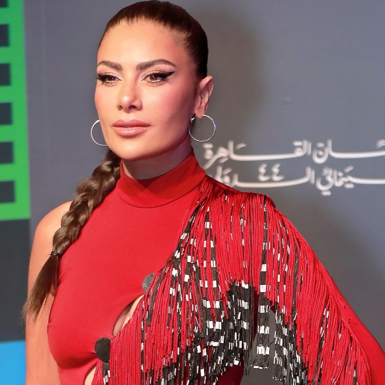صيحات الضفائر من وحي النجمات لإطلالة متميزة في مونديال 2022