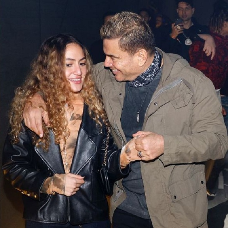 عمرو دياب وابنته كنزي