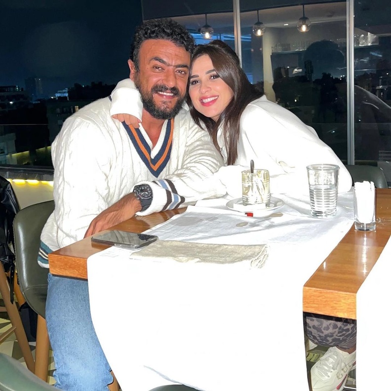 ياسمين عبد العزيز وأحمد العوضي