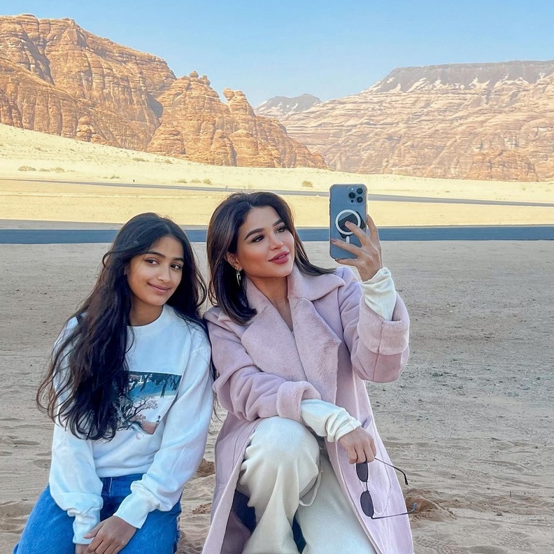 نهى نبيل وابنتها