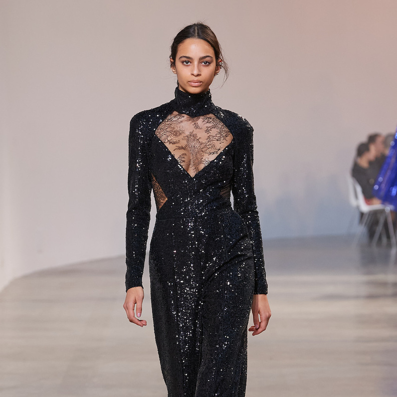 19 جمبسوت بتصميم فاخر لسهرات رأس السنة 