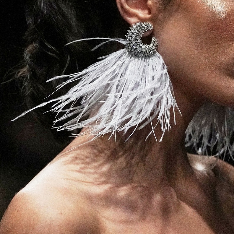 أبرز صيحات أقراط الأذن لمناسبات نهاية العام